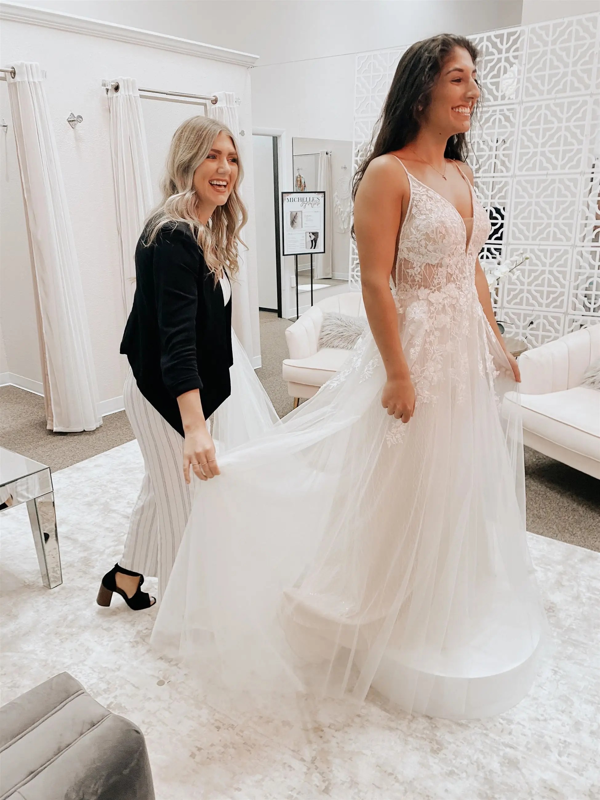 Your Guide to Booking the Perfect Bridal Appointment Image