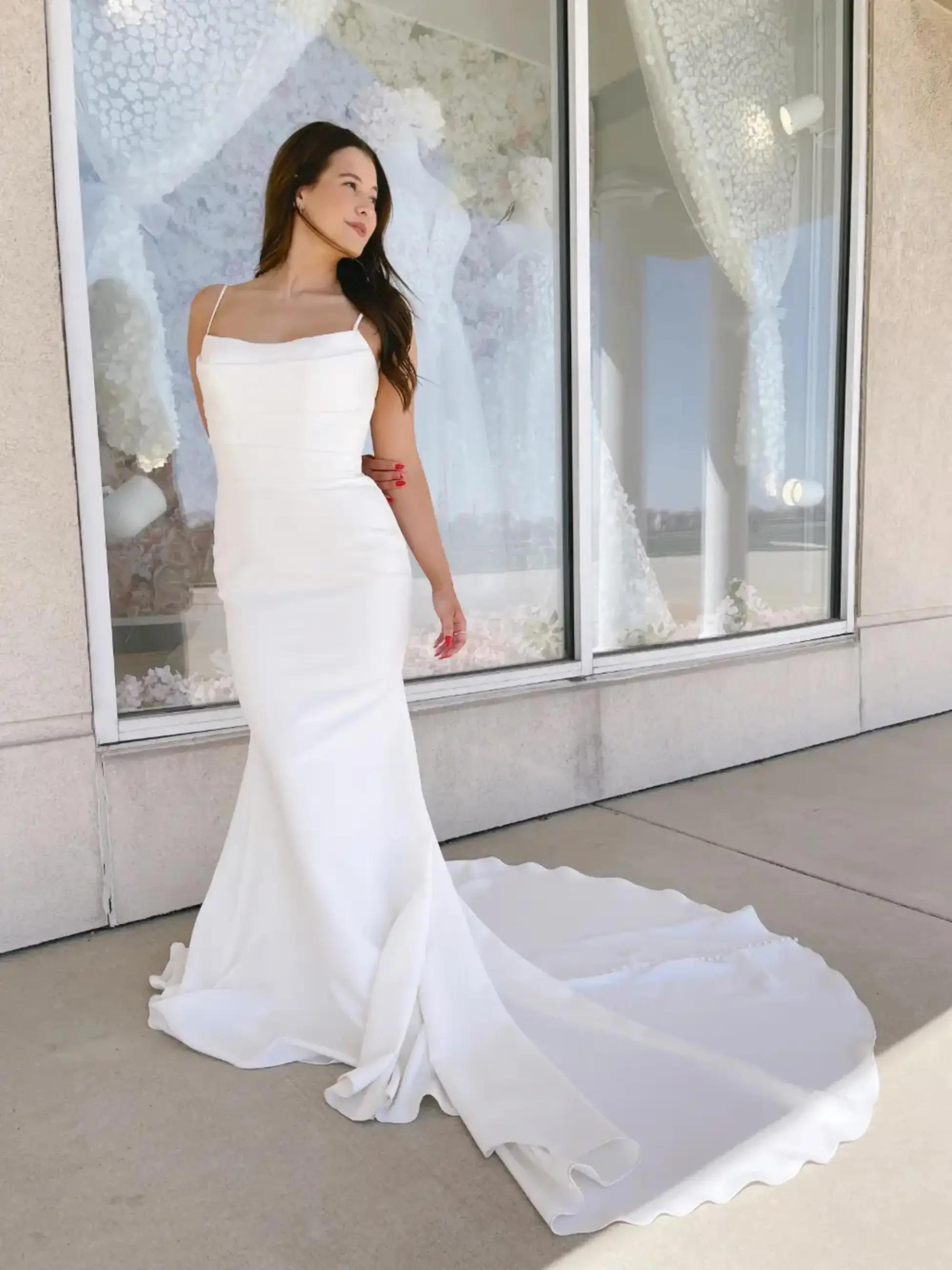 Modern Minimalism: Clean Wedding Dresses for the Contemporary Bride Image